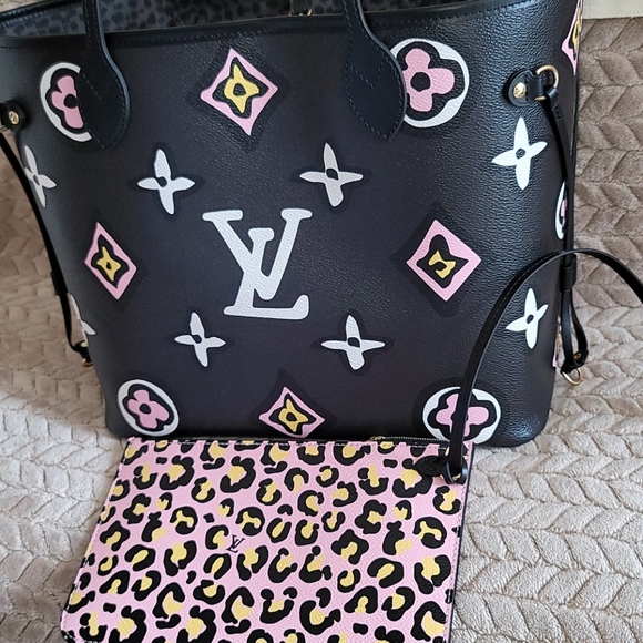 Louis Vuitton WILD AT HEART NEVERFULL BLACK GIANT MONOGRAM BAG - Picture 17 of 17